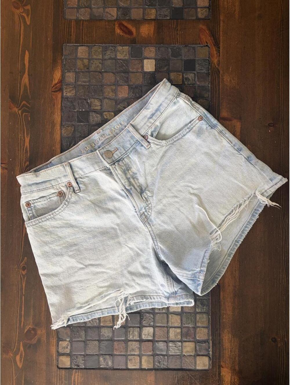 Vintage Y2K American Eagle Low Rise Distressed Denim Cutoff Shorts size 4